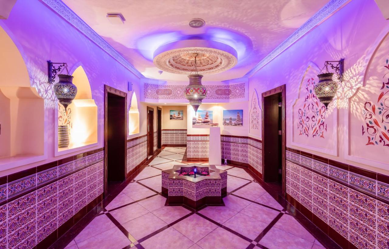 Holiday Inn Riyadh Al Qasr By Ihg Екстер'єр фото