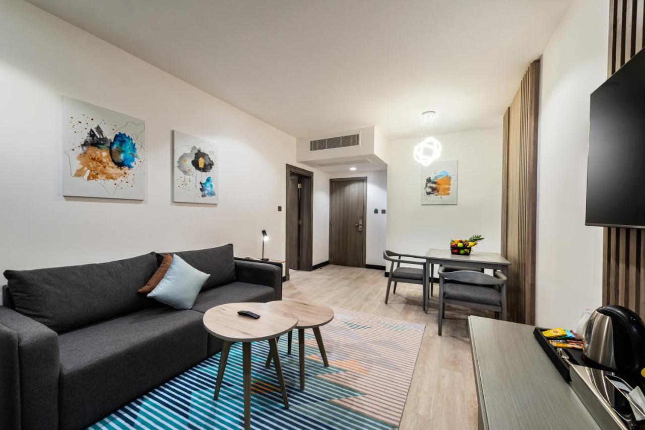 Holiday Inn Riyadh Al Qasr By Ihg Екстер'єр фото