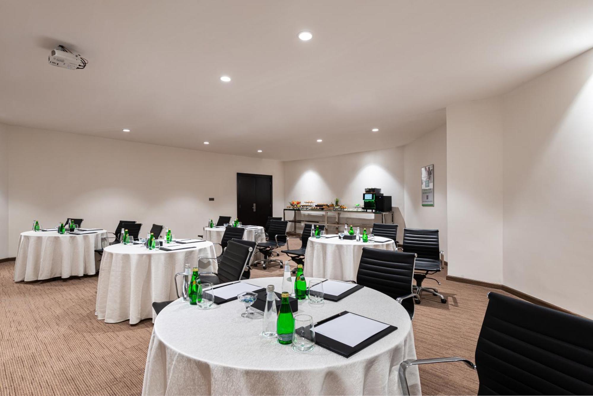Holiday Inn Riyadh Al Qasr By Ihg Екстер'єр фото