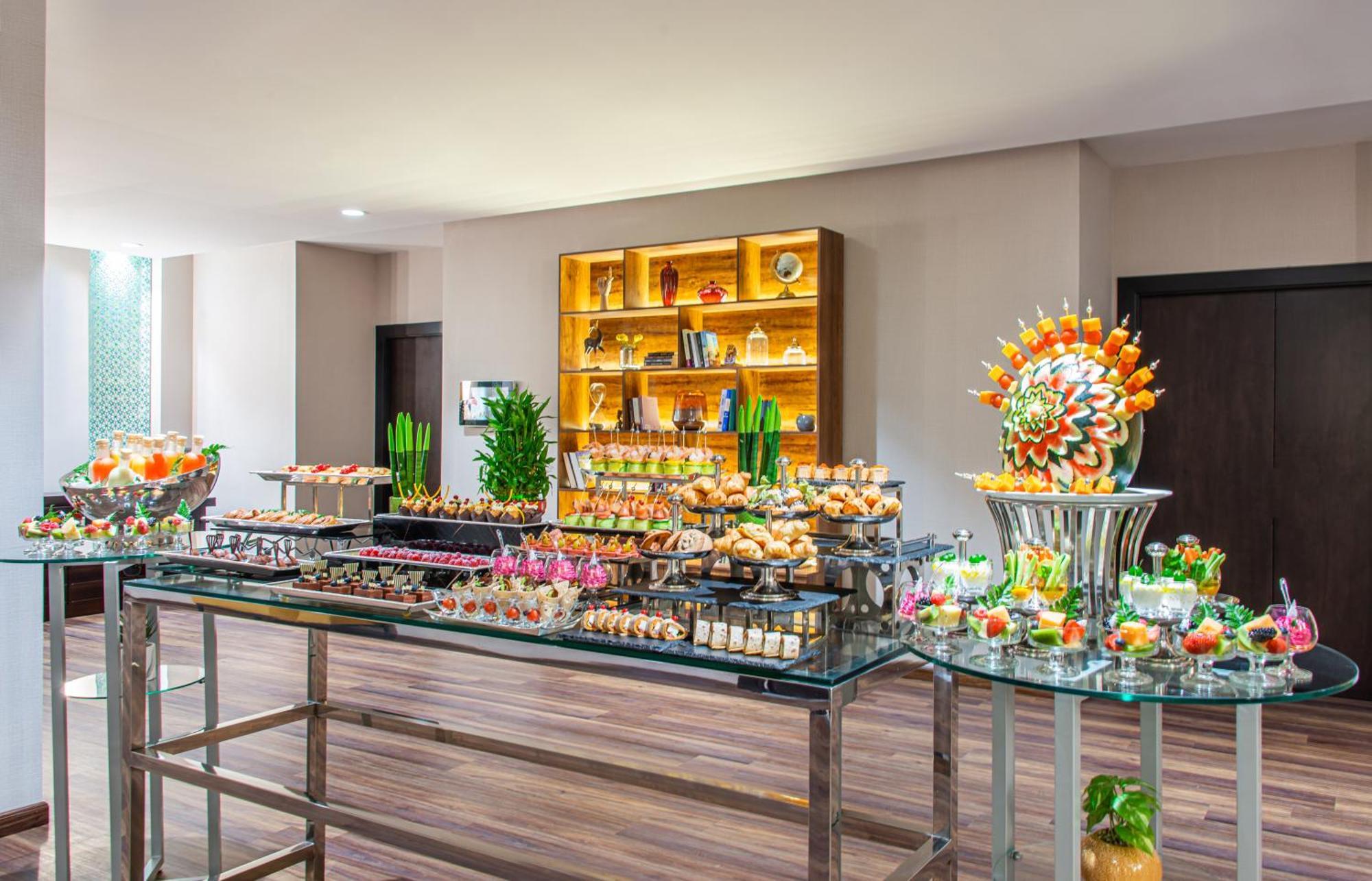 Holiday Inn Riyadh Al Qasr By Ihg Екстер'єр фото