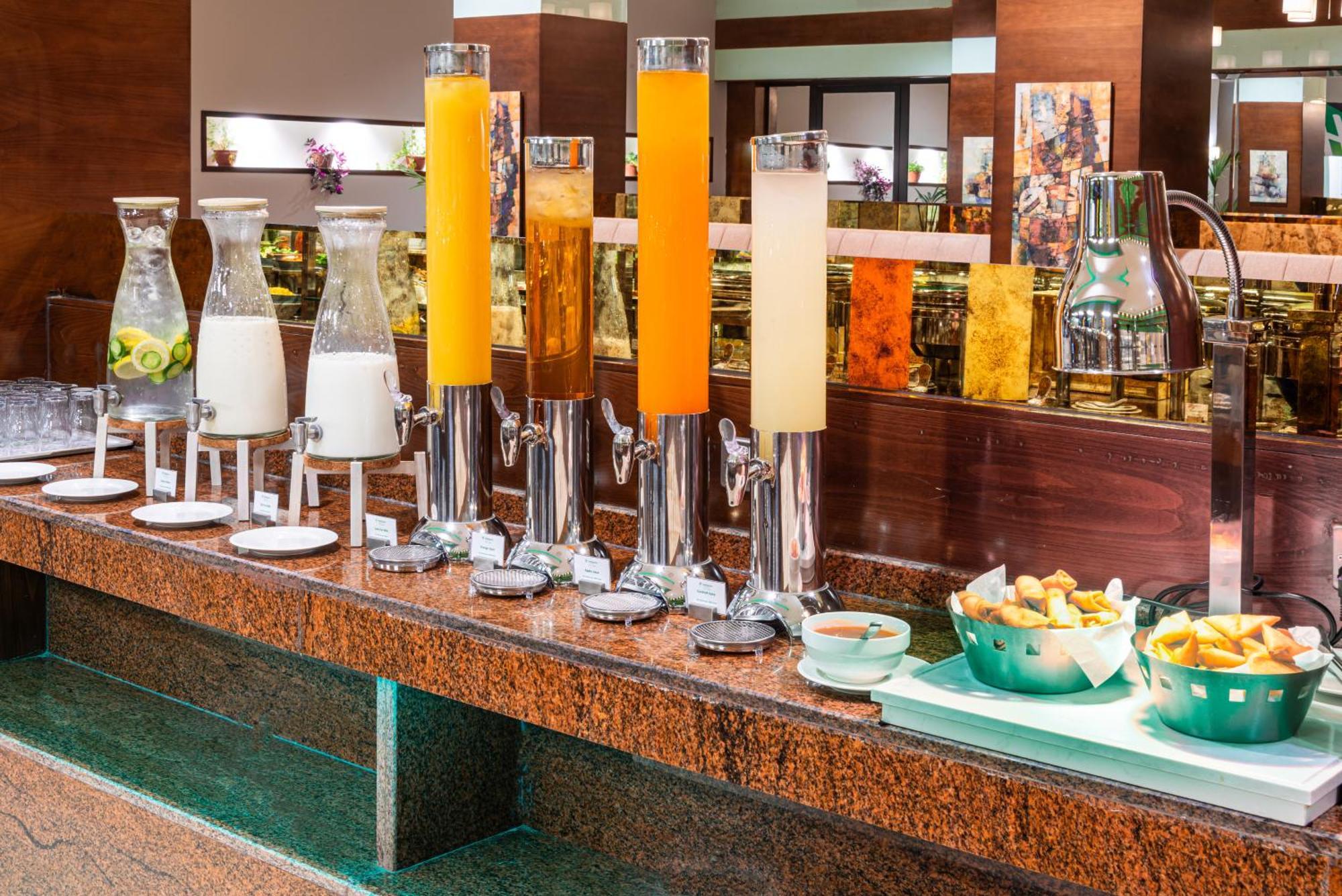Holiday Inn Riyadh Al Qasr By Ihg Екстер'єр фото