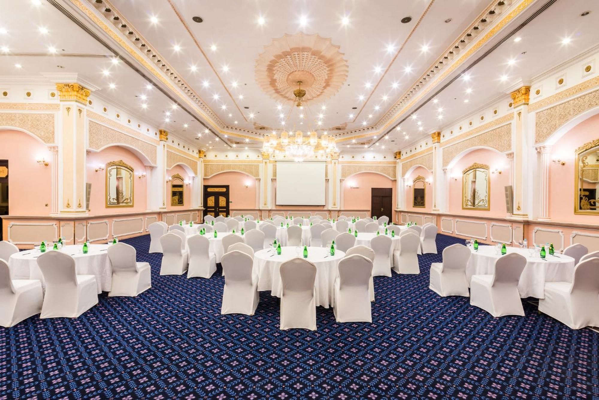 Holiday Inn Riyadh Al Qasr By Ihg Екстер'єр фото