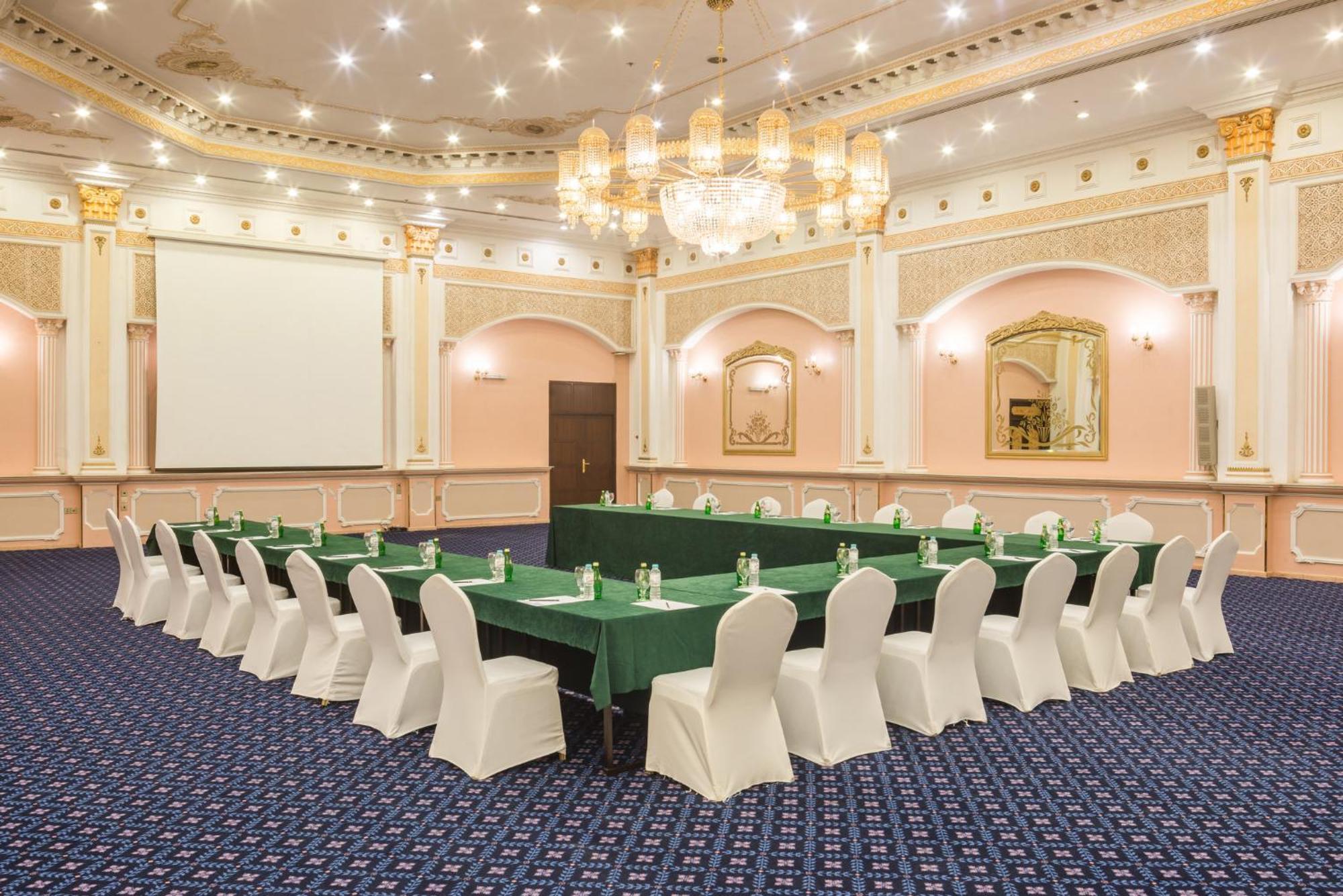 Holiday Inn Riyadh Al Qasr By Ihg Екстер'єр фото